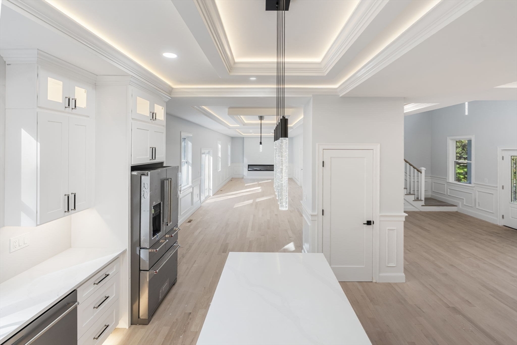 Bedford, Massachusetts, 01730, United States, 4 Bedrooms Bedrooms, ,5 BathroomsBathrooms,Residential,For Sale,1984160