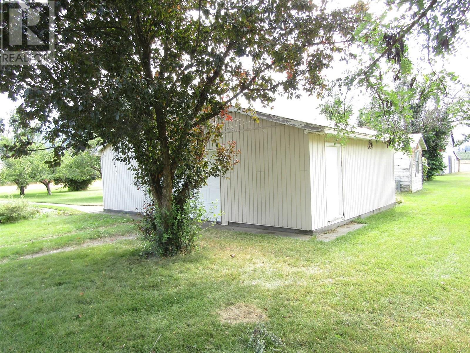 GRAND FORKS, British Columbia, V0H 1H5, CA, 3 Bedrooms Bedrooms, ,1 BathroomBathrooms,Residential,For Sale,1947650