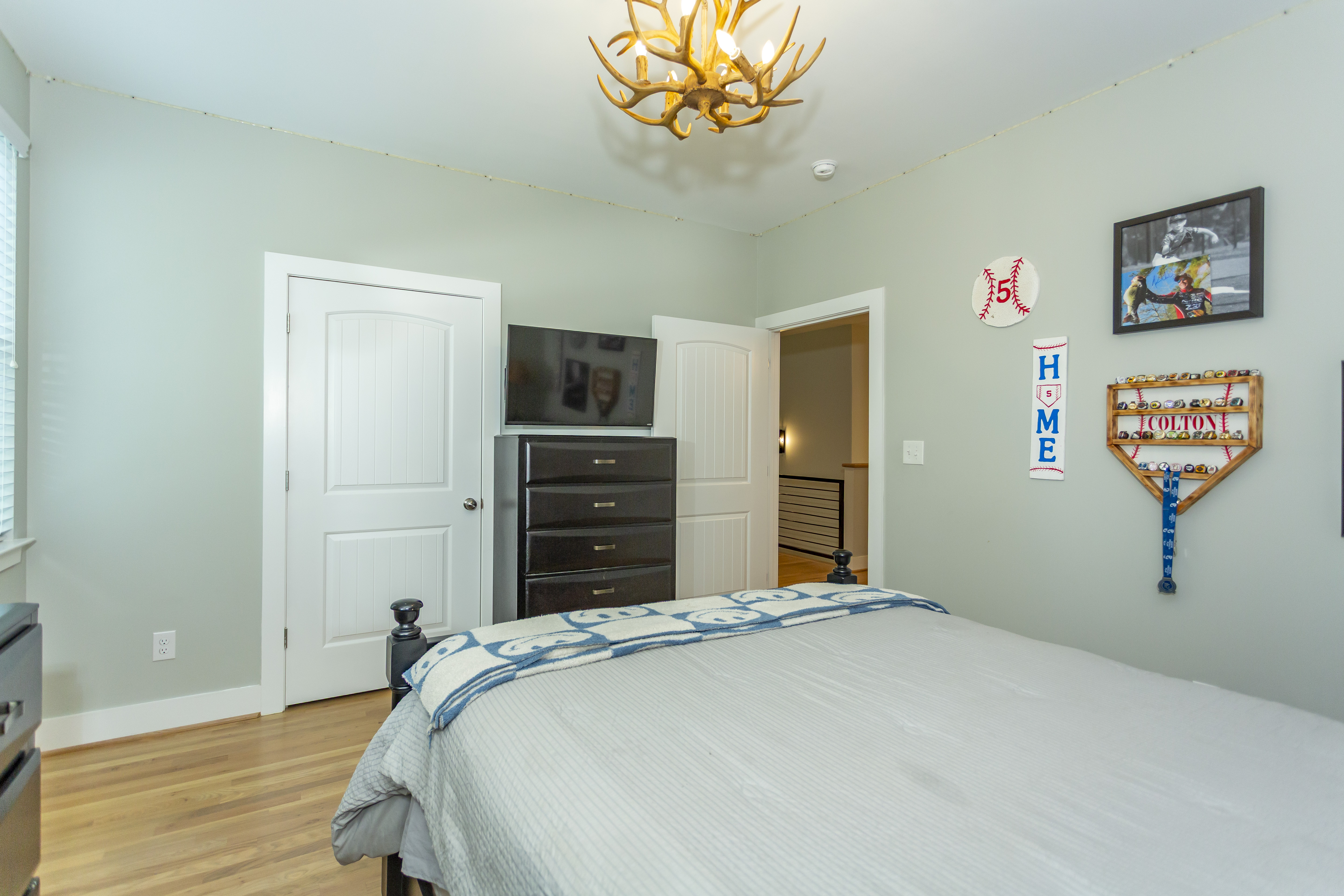 Helena, Alabama, 35080, United States, 5 Bedrooms Bedrooms, ,5 BathroomsBathrooms,Residential,For Sale,1979427