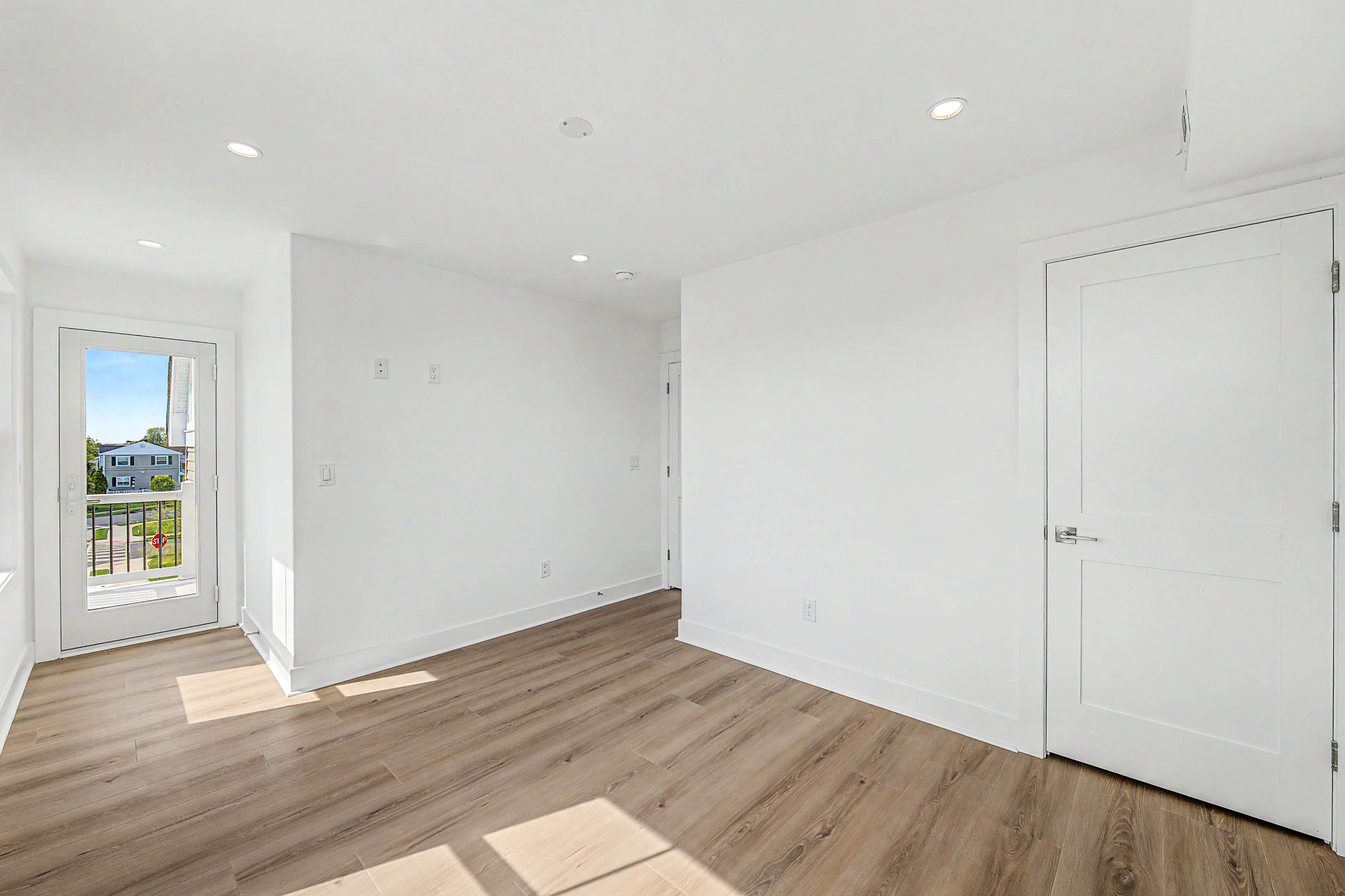  323 N Huntington - 物件實景