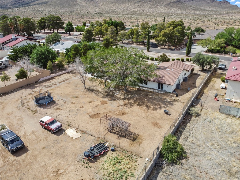 Kingman, Arizona, 86409, United States, 5 Bedrooms Bedrooms, ,1 BathroomBathrooms,Residential,For Sale,1891377