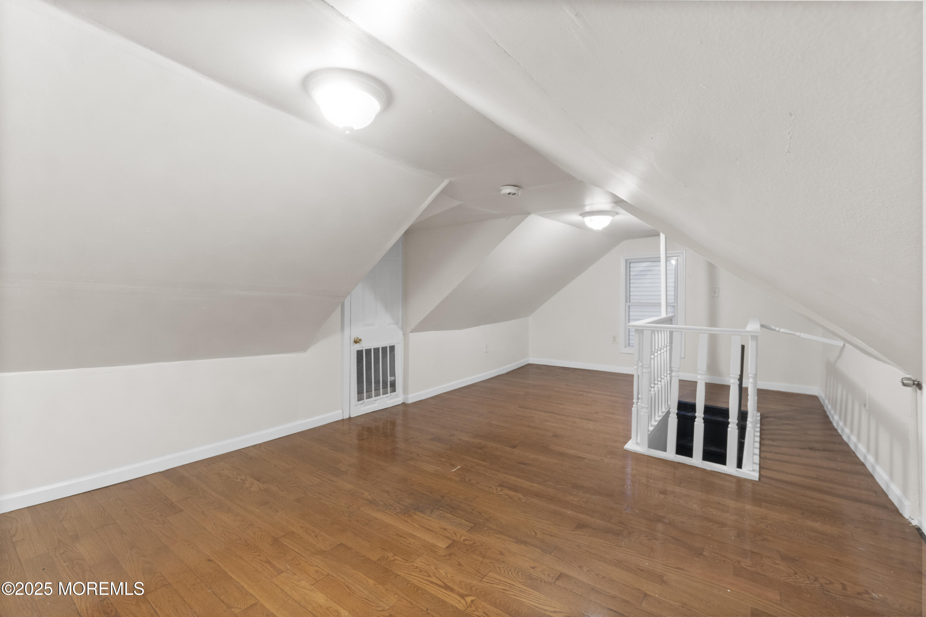 Newark, New Jersey, 07112, United States, 5 Bedrooms Bedrooms, ,2 BathroomsBathrooms,Residential,For Sale,1985719