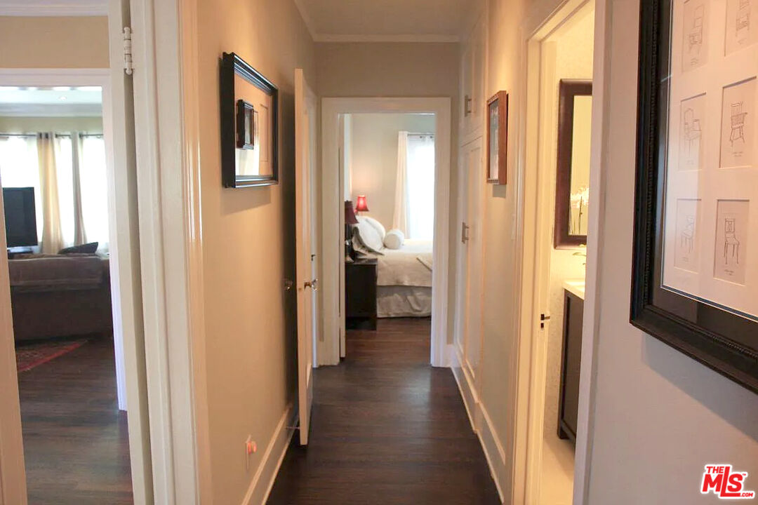 Los Angeles, California, 90004, United States, 3 Bedrooms Bedrooms, ,2 BathroomsBathrooms,Residential,For Sale,1987730