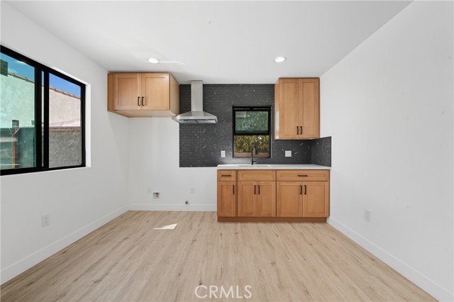 Los Angeles, California, 90043, United States, 6 Bedrooms Bedrooms, ,Residential,For Sale,1980930