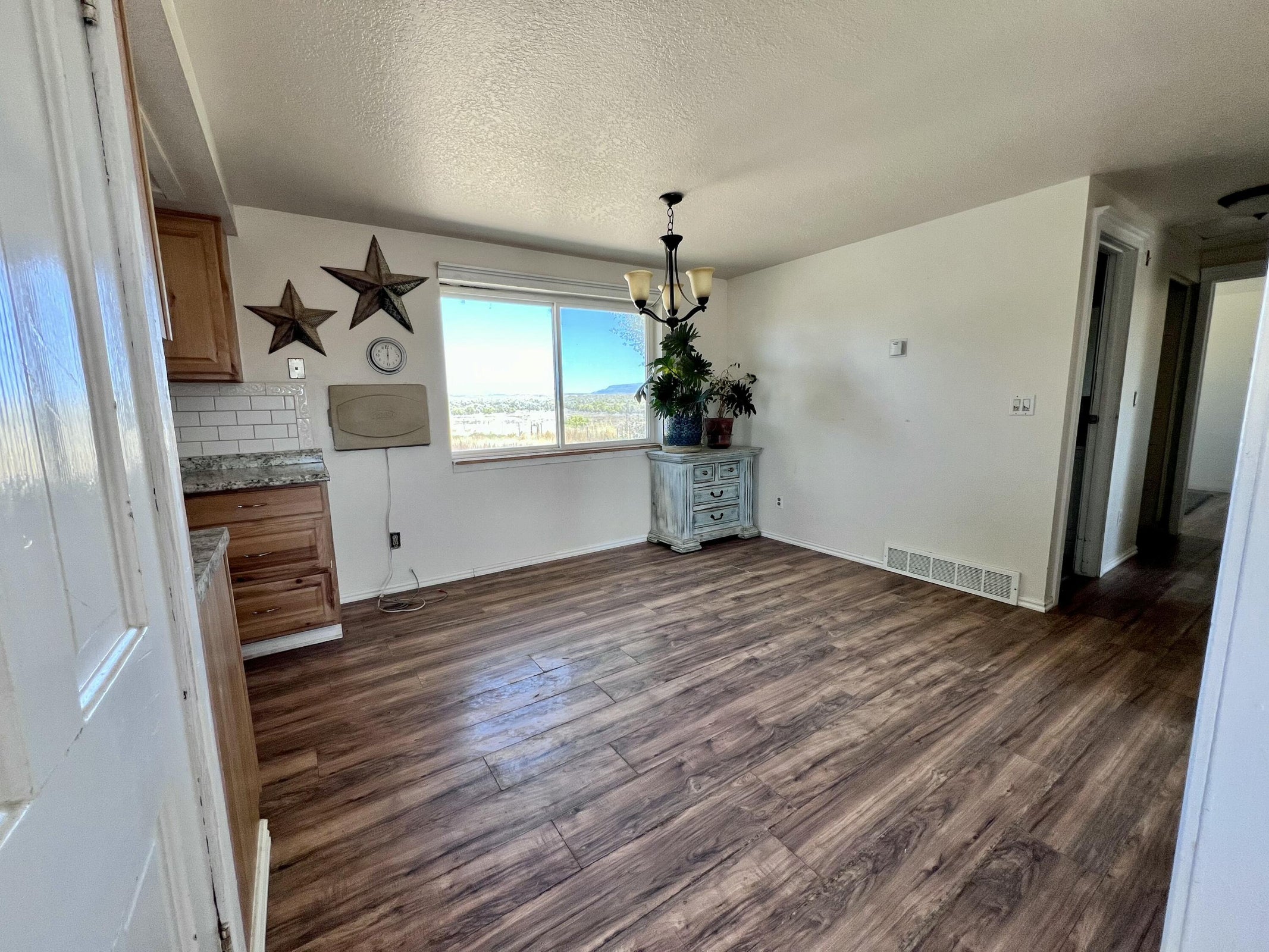 Greenville, Utah, 84731, United States, 5 Bedrooms Bedrooms, ,2 BathroomsBathrooms,Residential,For Sale,1978294