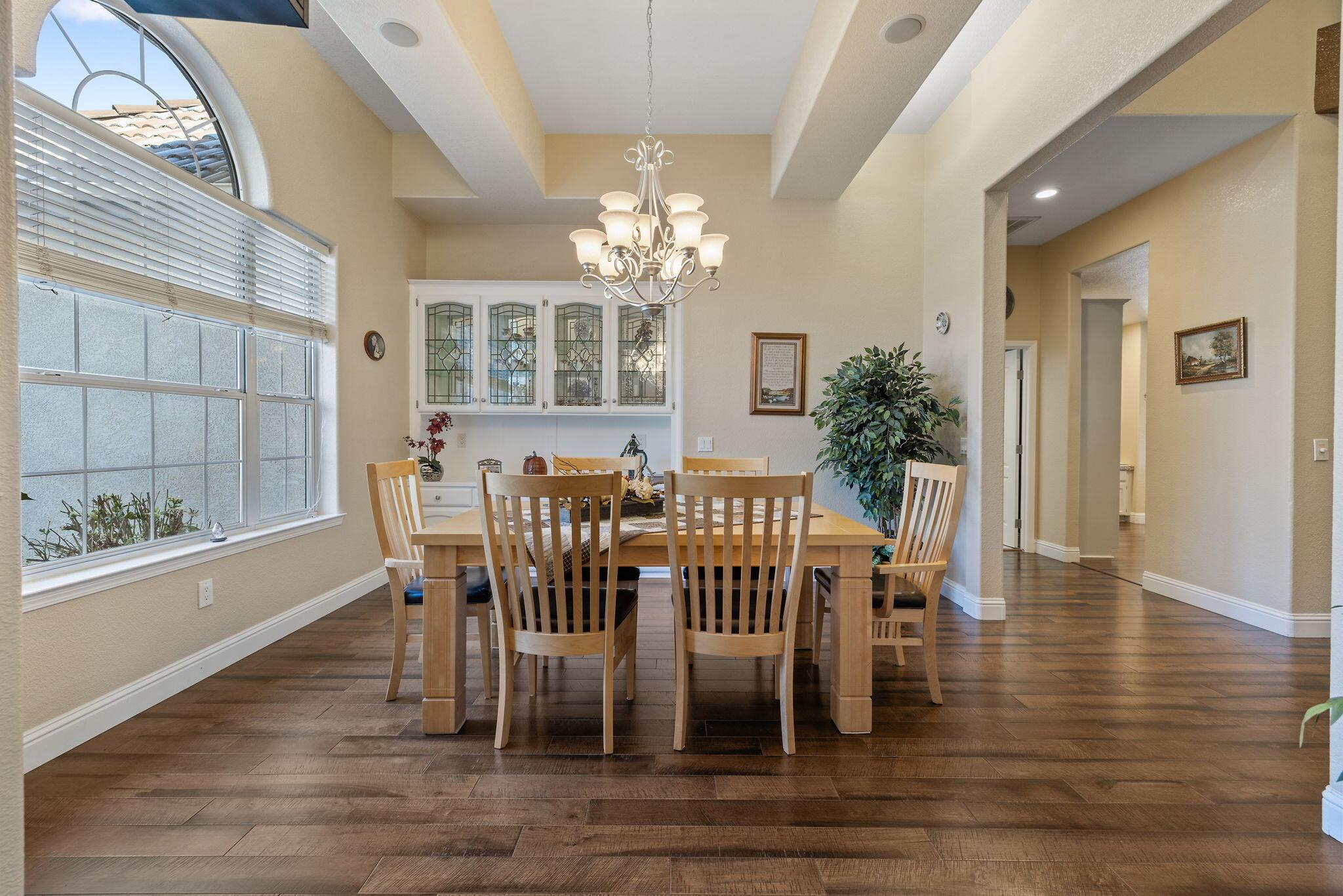 Visalia, California, 93292, United States, 4 Bedrooms Bedrooms, ,3 BathroomsBathrooms,Residential,For Sale,1977045