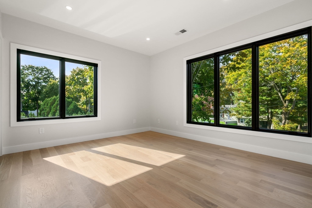 Newton, Massachusetts, 02465, United States, 6 Bedrooms Bedrooms, ,7 BathroomsBathrooms,Residential,For Sale,1730444