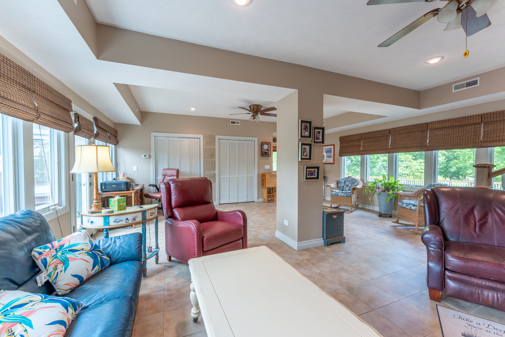 Marion, Illinois, 62959, United States, 3 Bedrooms Bedrooms, ,3 BathroomsBathrooms,Residential,For Sale,1936855