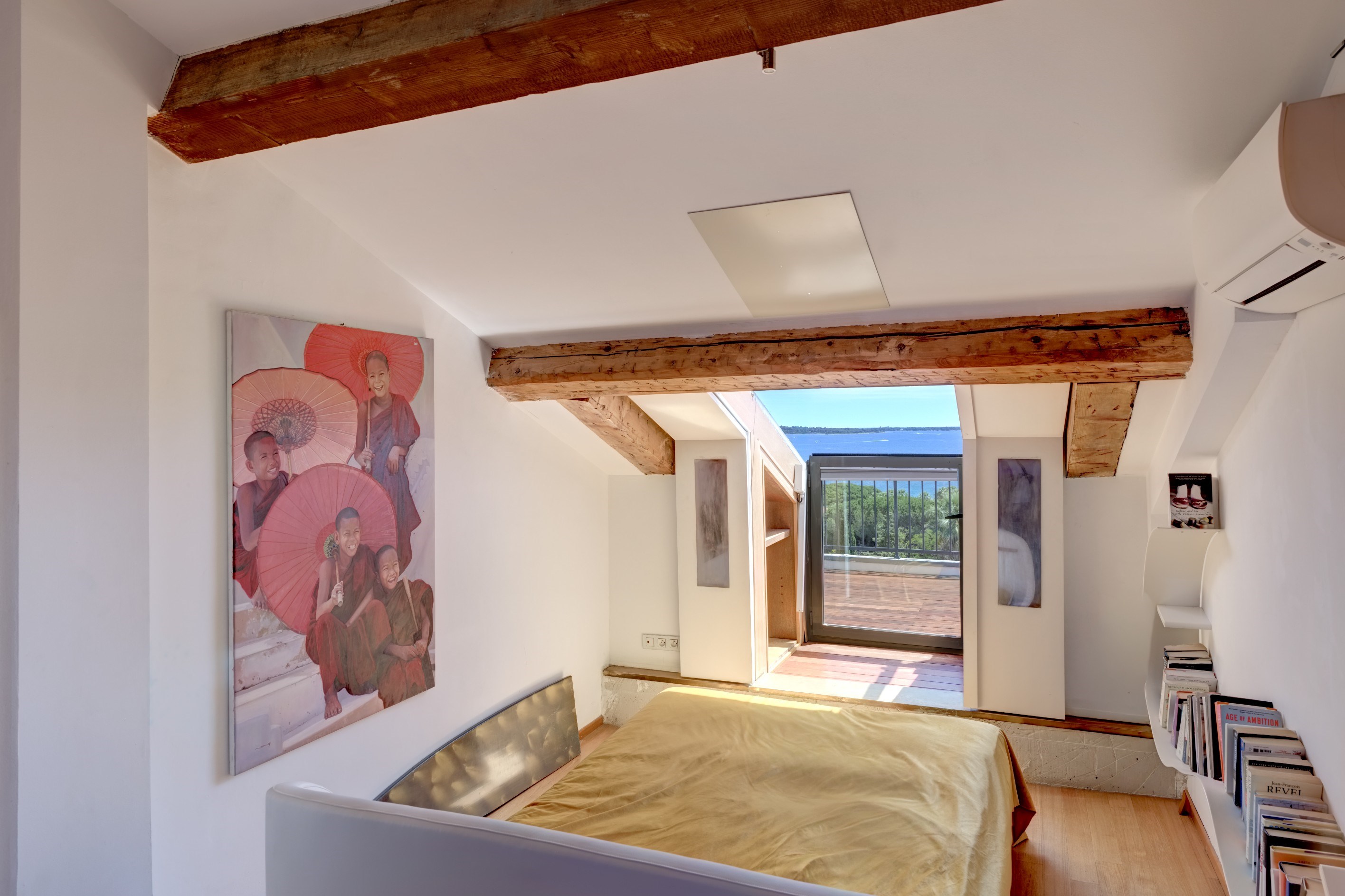  La Croix des Gardes: Penthouse with panoramic sea views and terraces in a histo… - 物件實景