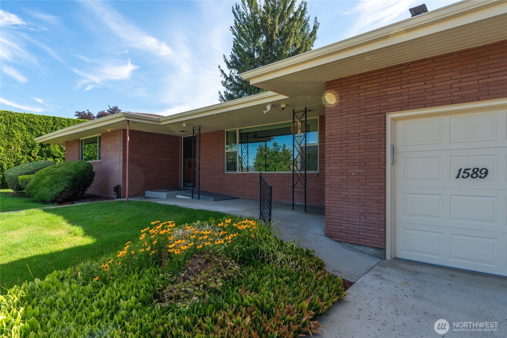 East Wenatchee, Washington, 98802, United States, 3 Bedrooms Bedrooms, ,Residential,For Sale,1908780