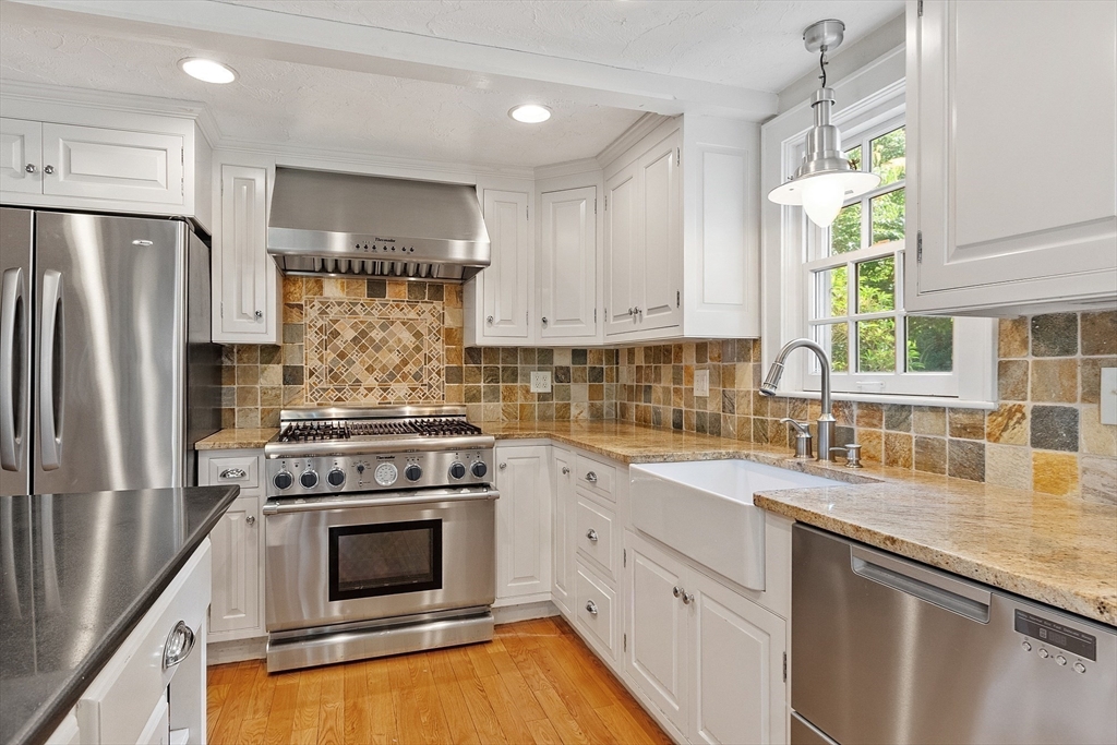 Harvard, Massachusetts, 01451, United States, 4 Bedrooms Bedrooms, ,3 BathroomsBathrooms,Residential,For Sale,1895832