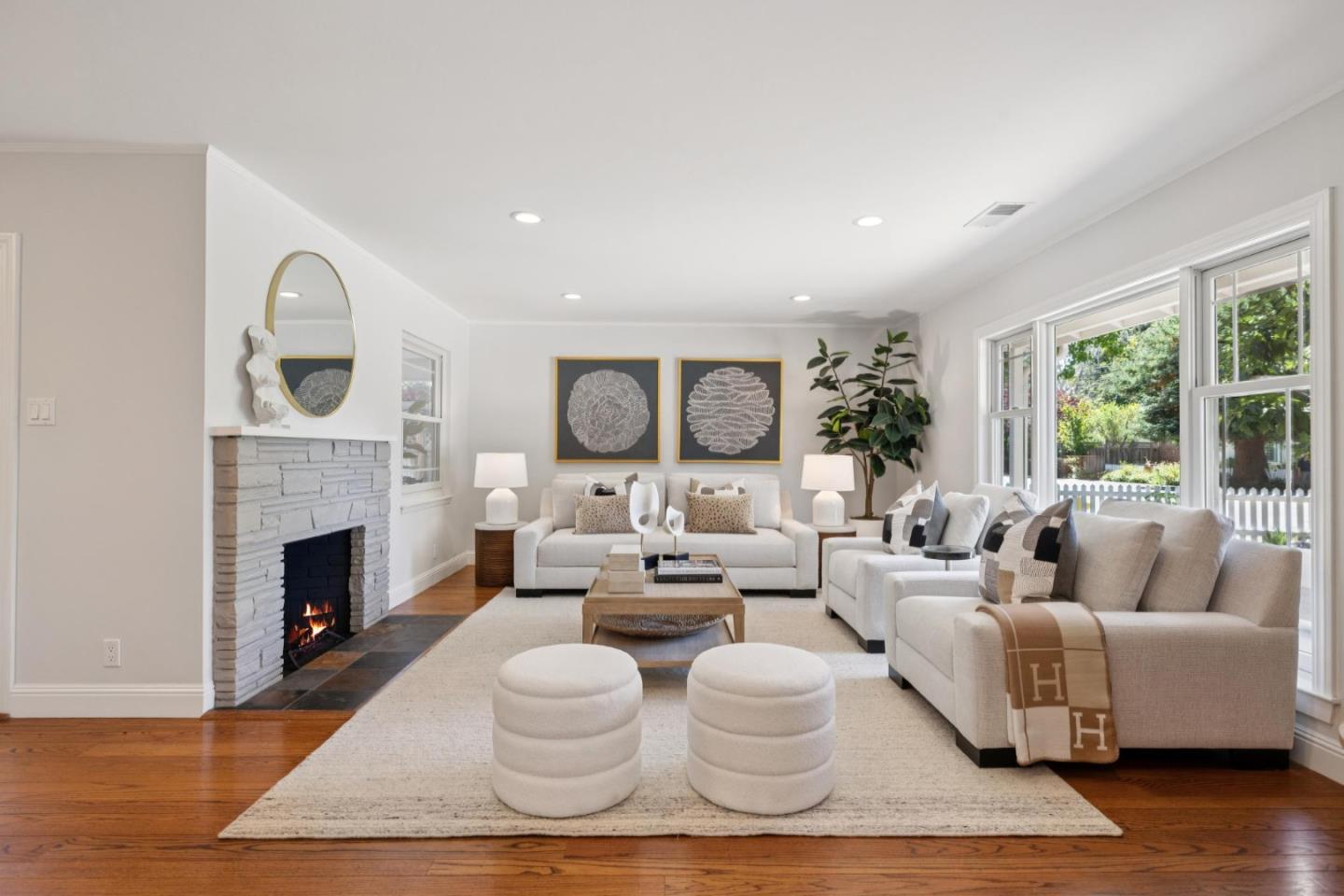Menlo Park, California, 94025, United States, 3 Bedrooms Bedrooms, ,3 BathroomsBathrooms,Residential,For Sale,1941637