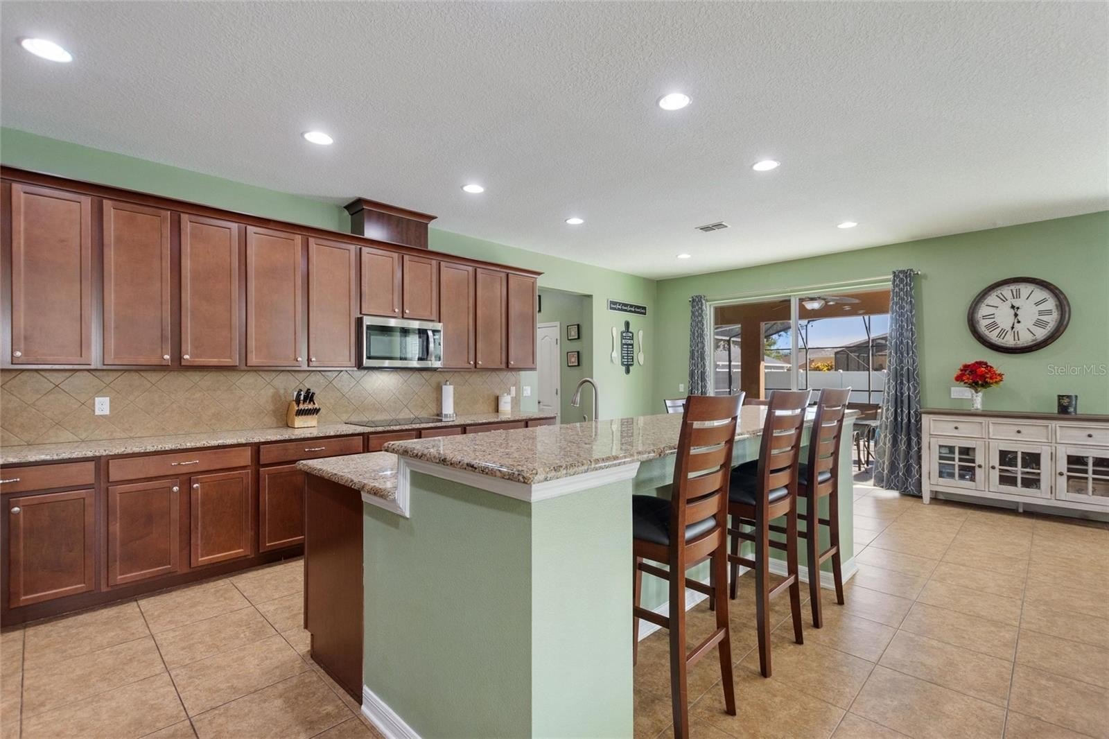 AUBURNDALE, Florida, 33823, United States, 5 Bedrooms Bedrooms, ,5 BathroomsBathrooms,Residential,For Sale,1986097