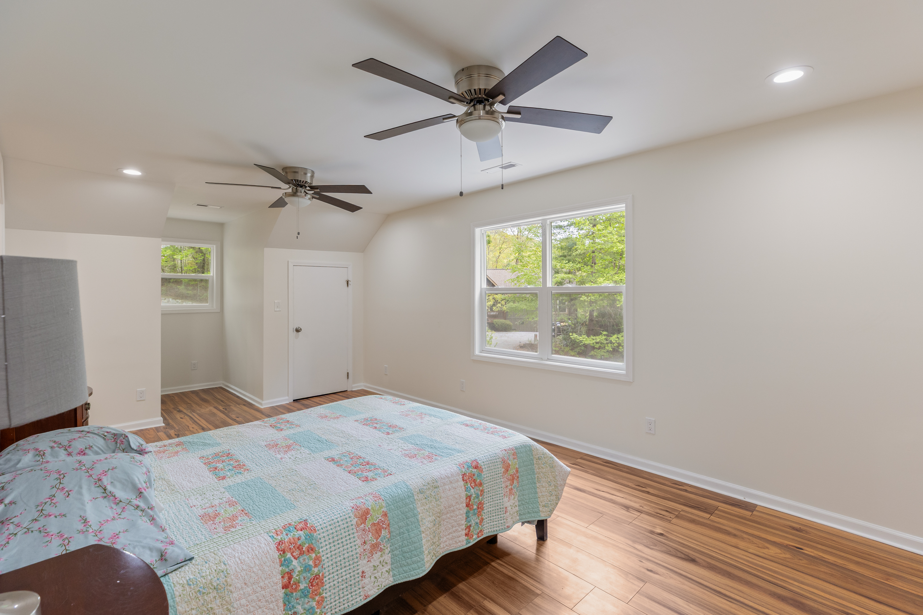  2129 Black Oak Drive - 物件實景