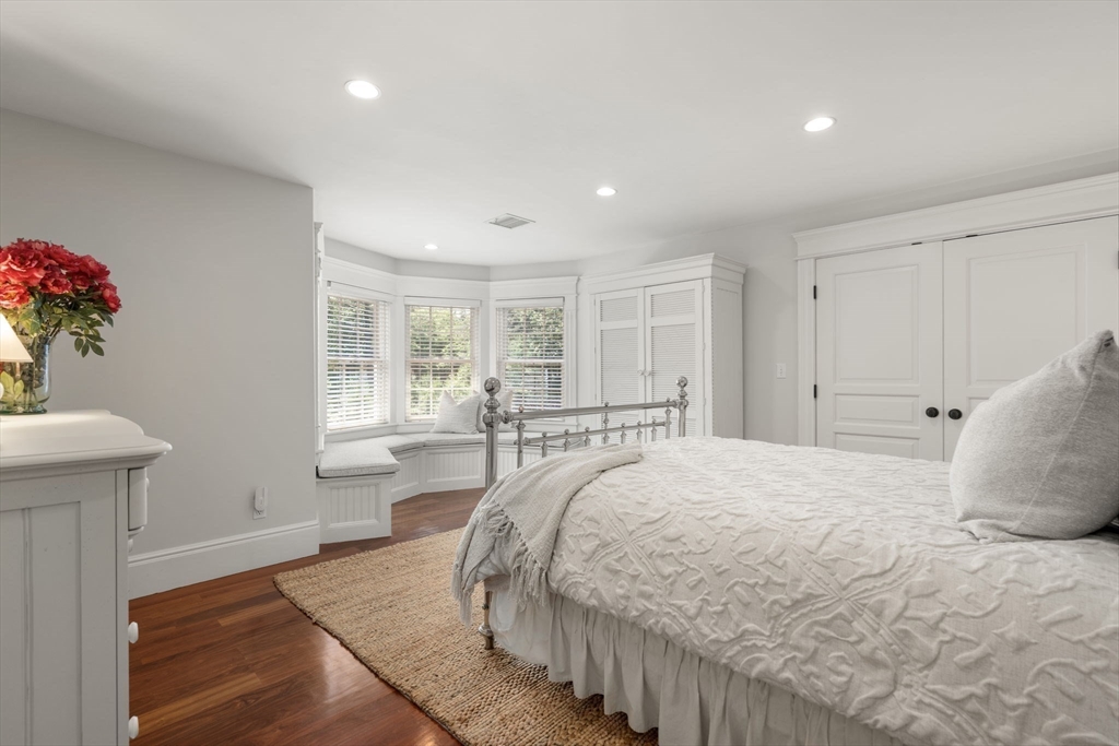 Milton, Massachusetts, 02186, United States, 6 Bedrooms Bedrooms, ,6 BathroomsBathrooms,Residential,For Sale,1940857