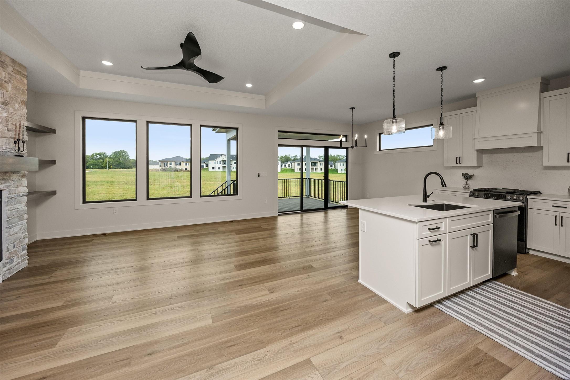 Urbandale, Iowa, 50323, United States, 4 Bedrooms Bedrooms, ,3 BathroomsBathrooms,Residential,For Sale,1975172