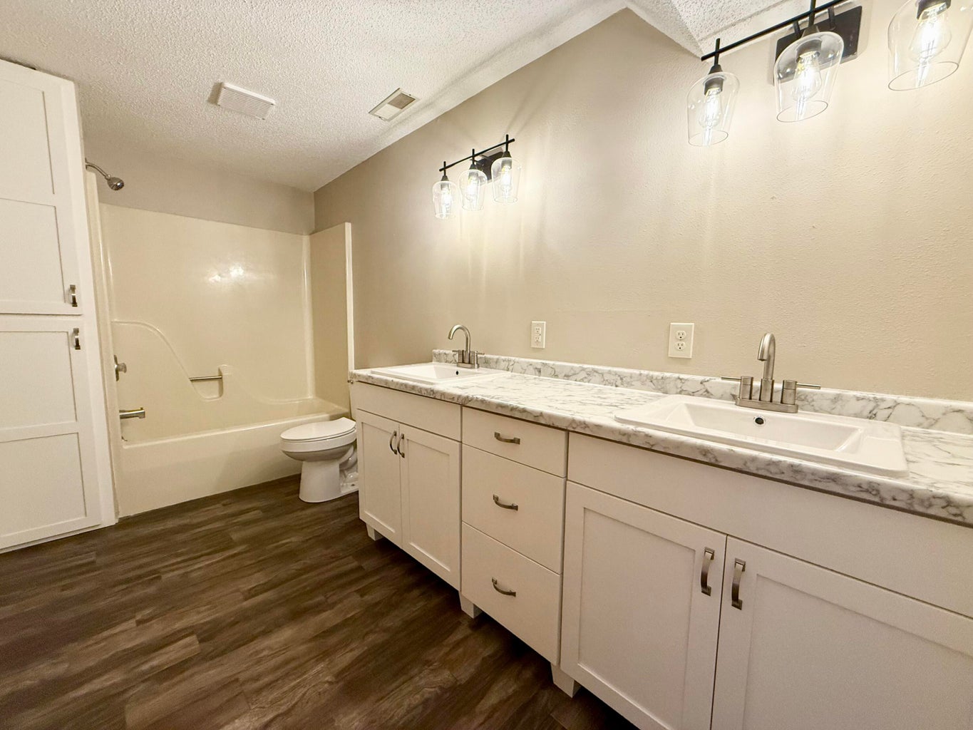 Brookings, South Dakota, 57006, United States, 6 Bedrooms Bedrooms, ,4 BathroomsBathrooms,Residential,For Sale,1909247