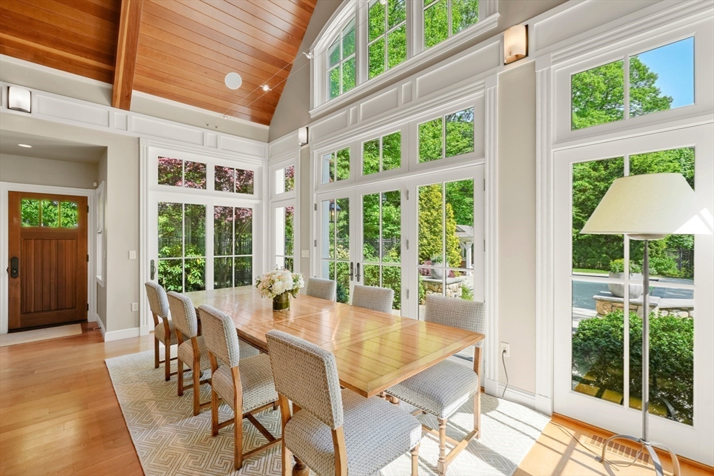 Wellesley, Massachusetts, 02481, United States, 2 Bedrooms Bedrooms, ,3 BathroomsBathrooms,Residential,For Sale,1941651