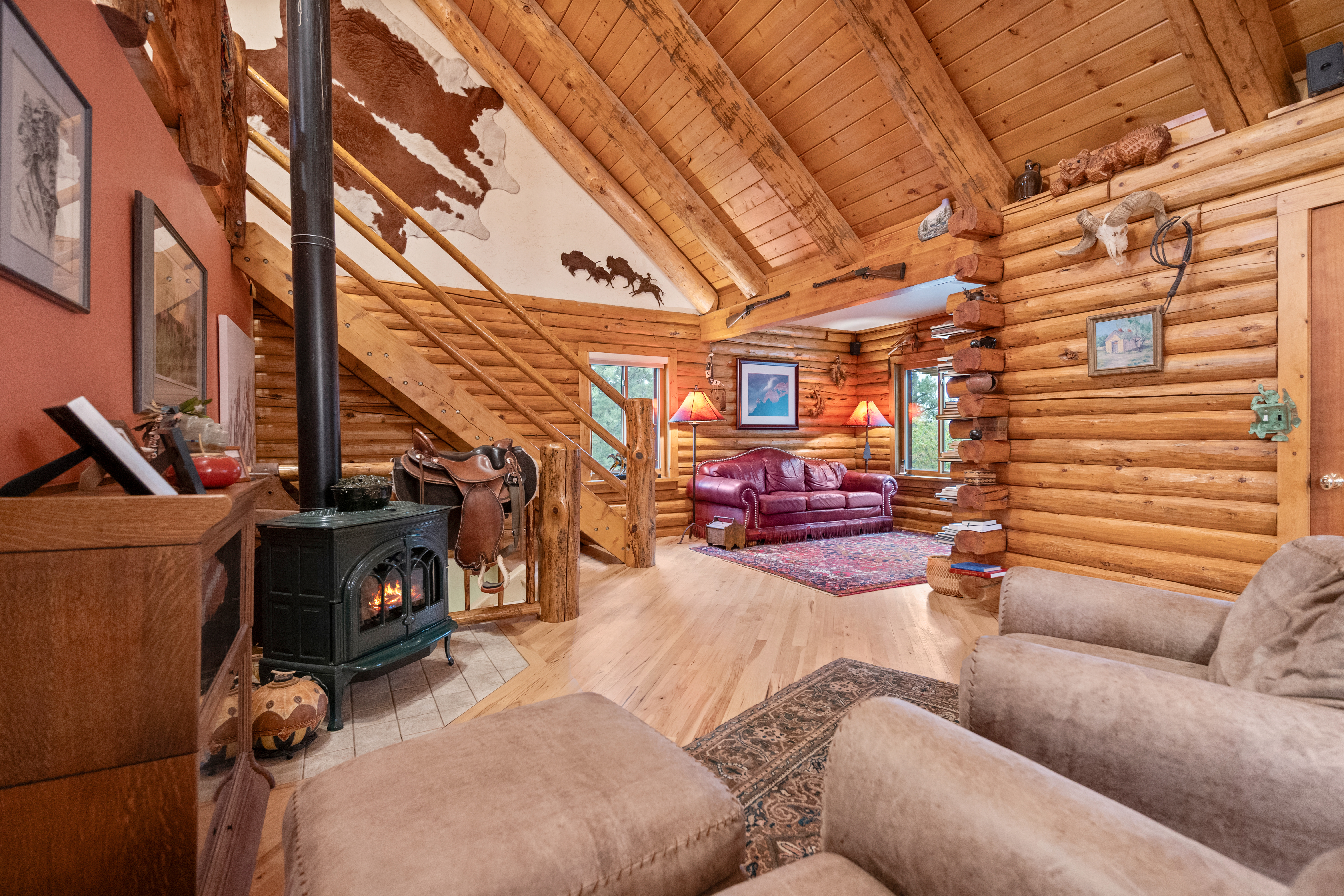  Chatfield Reservoir Log Home on Horse-Friendly 5 Acres with Wrap-Around Decks - 物件實景