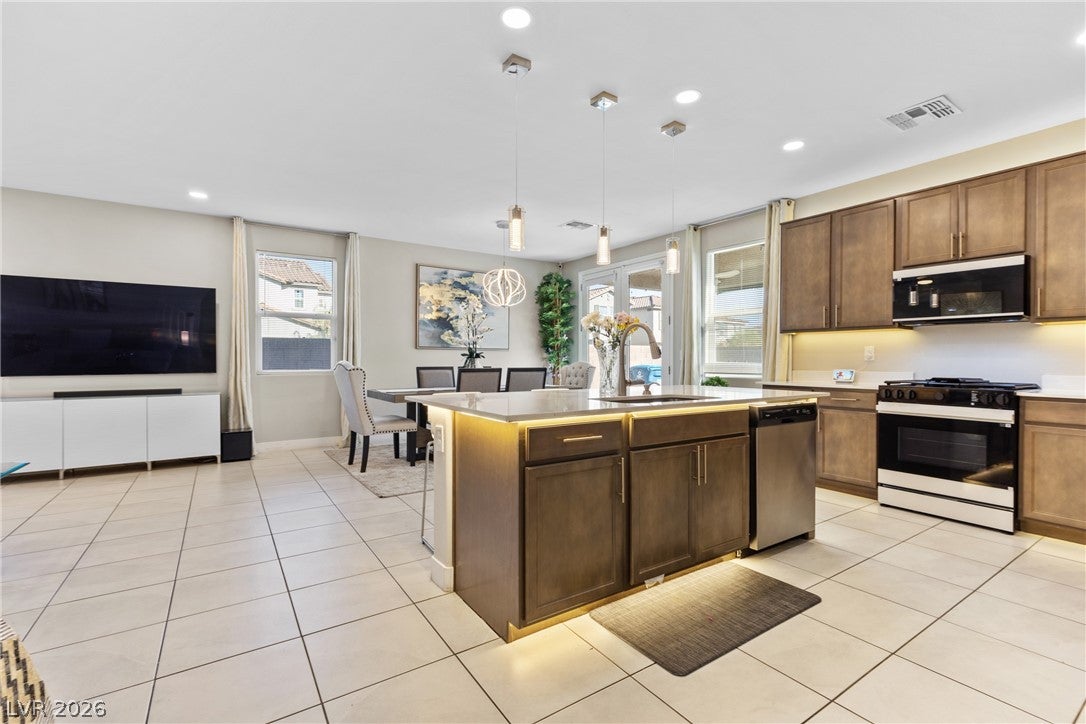 Las Vegas, Nevada, 89141, United States, 3 Bedrooms Bedrooms, ,3 BathroomsBathrooms,Residential,For Sale,2032290