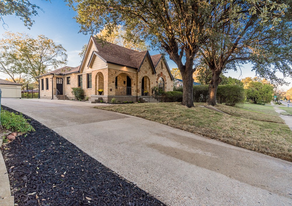 Dallas, Texas, 75203, United States, 2 Bedrooms Bedrooms, ,2 BathroomsBathrooms,Residential,For Sale,1993579