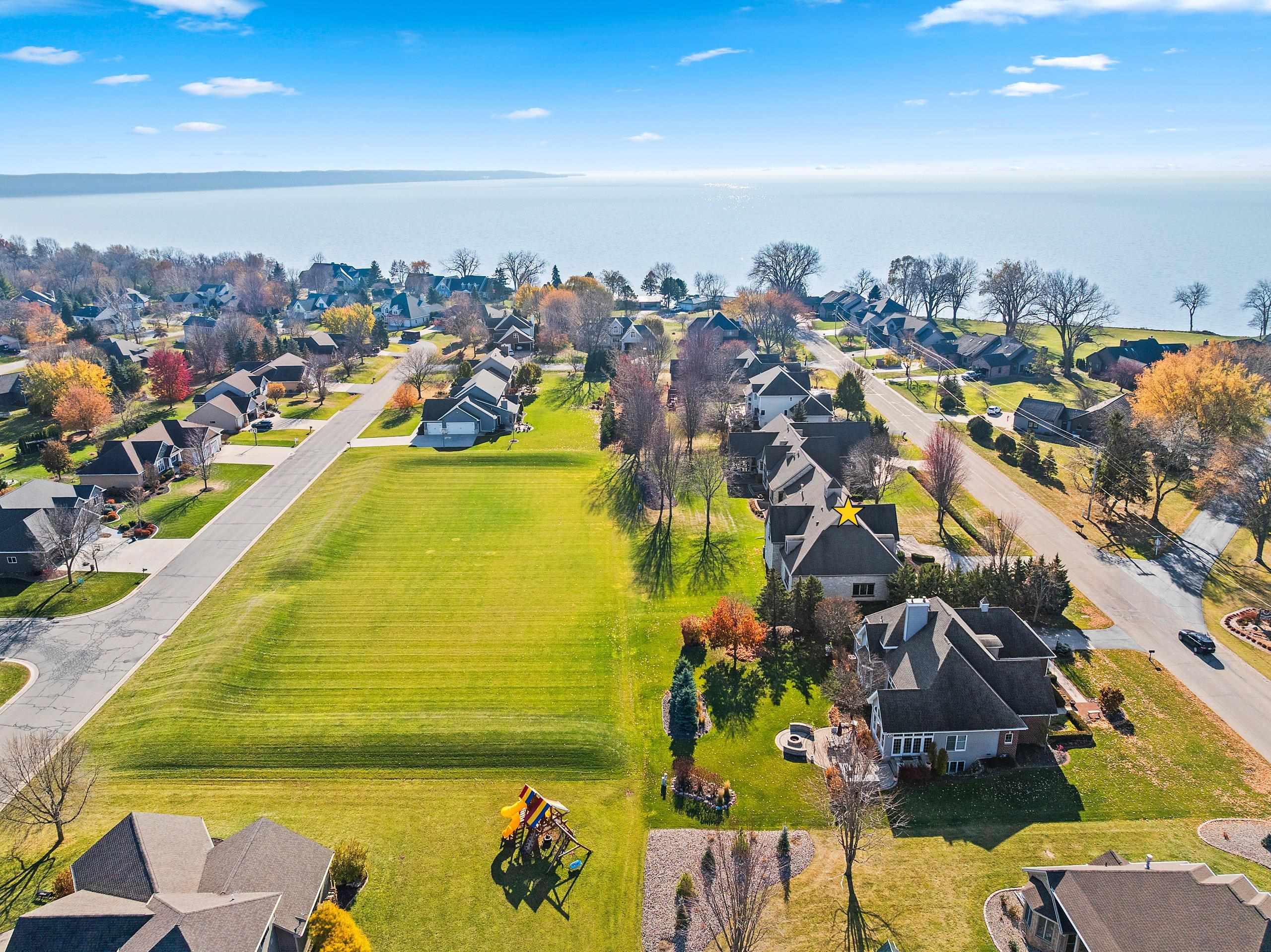 MENASHA, Wisconsin, 54952, United States, 2 Bedrooms Bedrooms, ,3 BathroomsBathrooms,Residential,For Sale,1994567