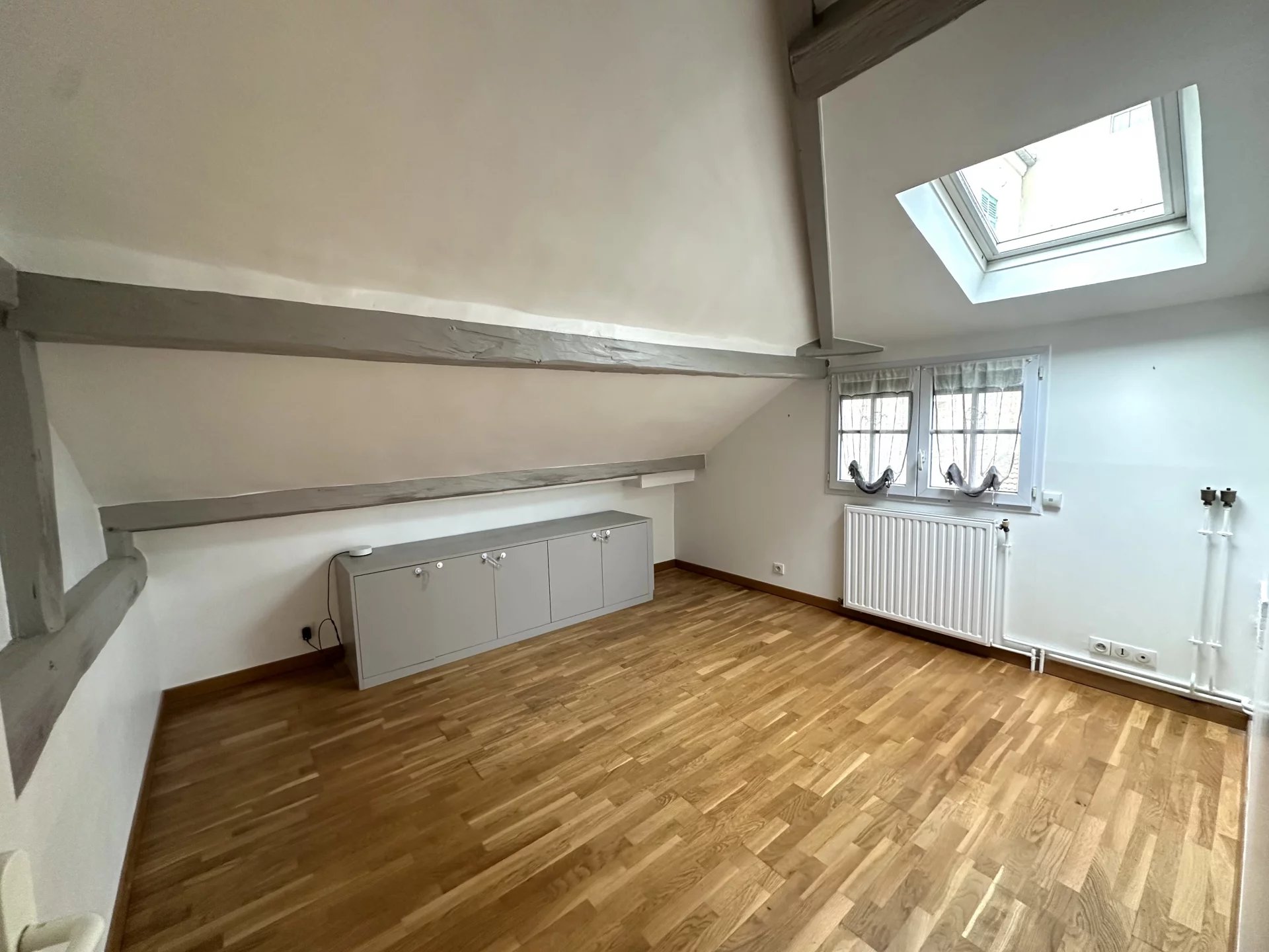 Le Vésinet, Île-de-France, 78110, FR, 2 Bedrooms Bedrooms, ,3 BathroomsBathrooms,Residential,For Sale,1994805