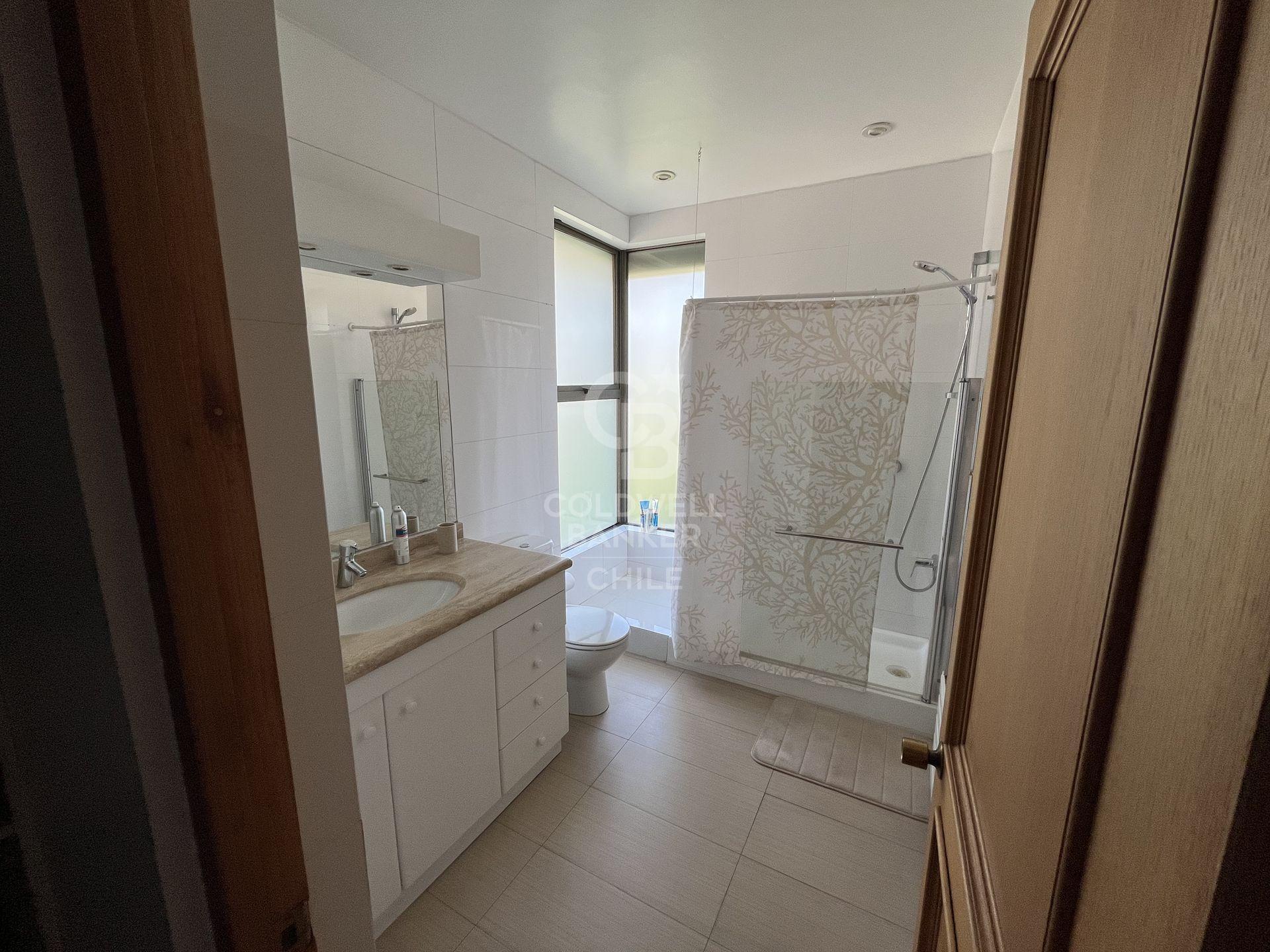 Las Condes, Chile, 4 Bedrooms Bedrooms, ,6 BathroomsBathrooms,Residential,For Sale,1694457