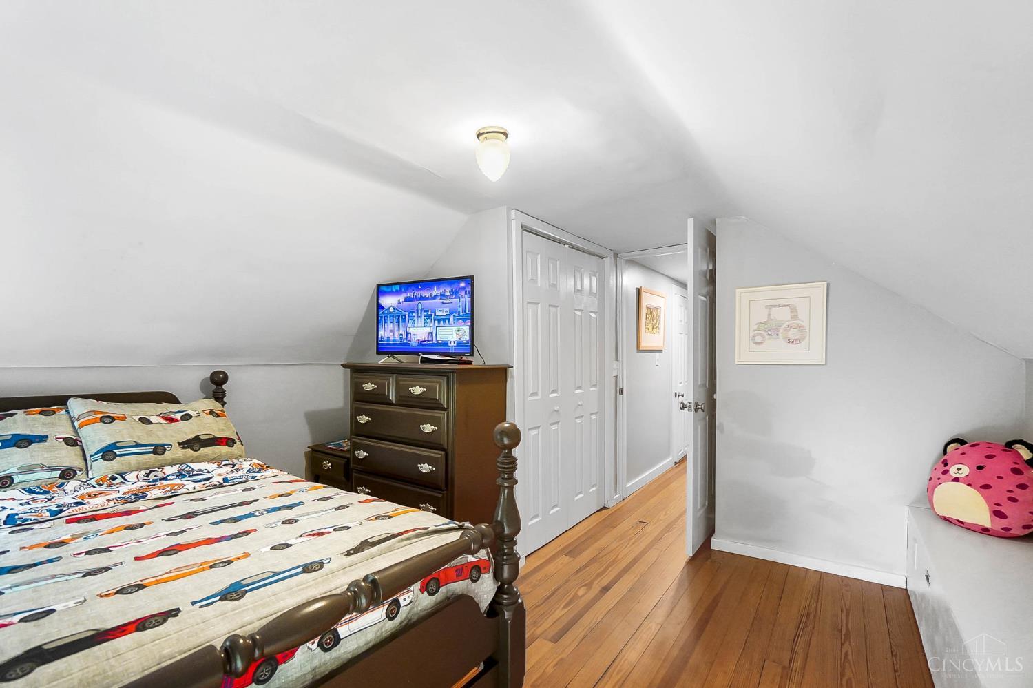 Cincinnati, Ohio, 45208, United States, 5 Bedrooms Bedrooms, ,5 BathroomsBathrooms,Residential,For Sale,1890144