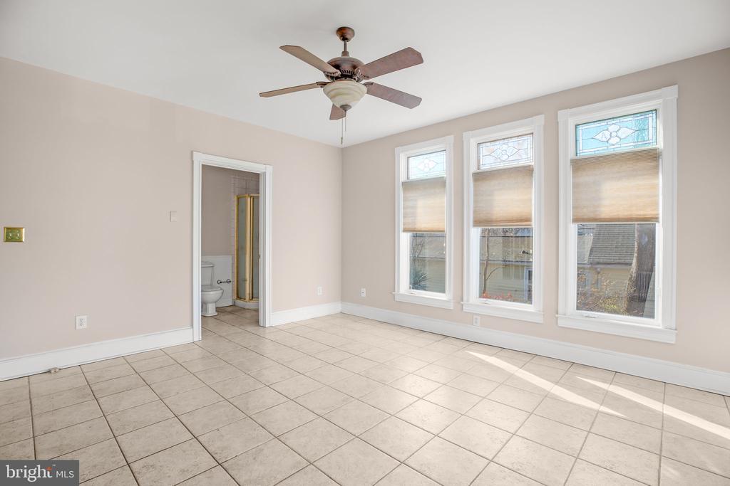 Fredericksburg, Virginia, 22401, United States, 4 Bedrooms Bedrooms, ,2 BathroomsBathrooms,Residential,For Sale,2001681