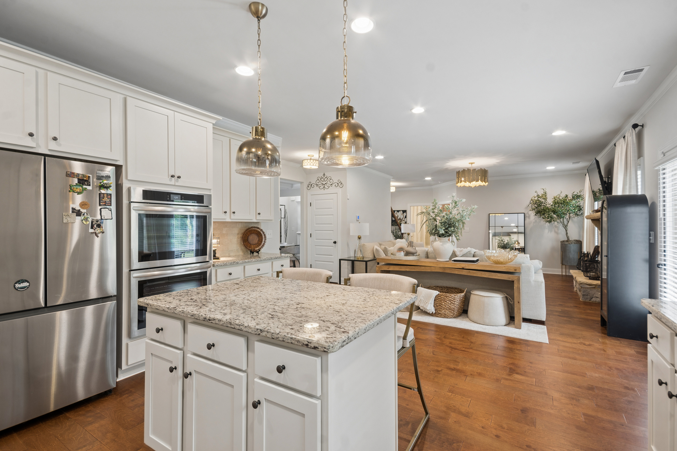 Thoughtfully Designed Home in Private, Nine Oaks Neighborhood - 物件實景