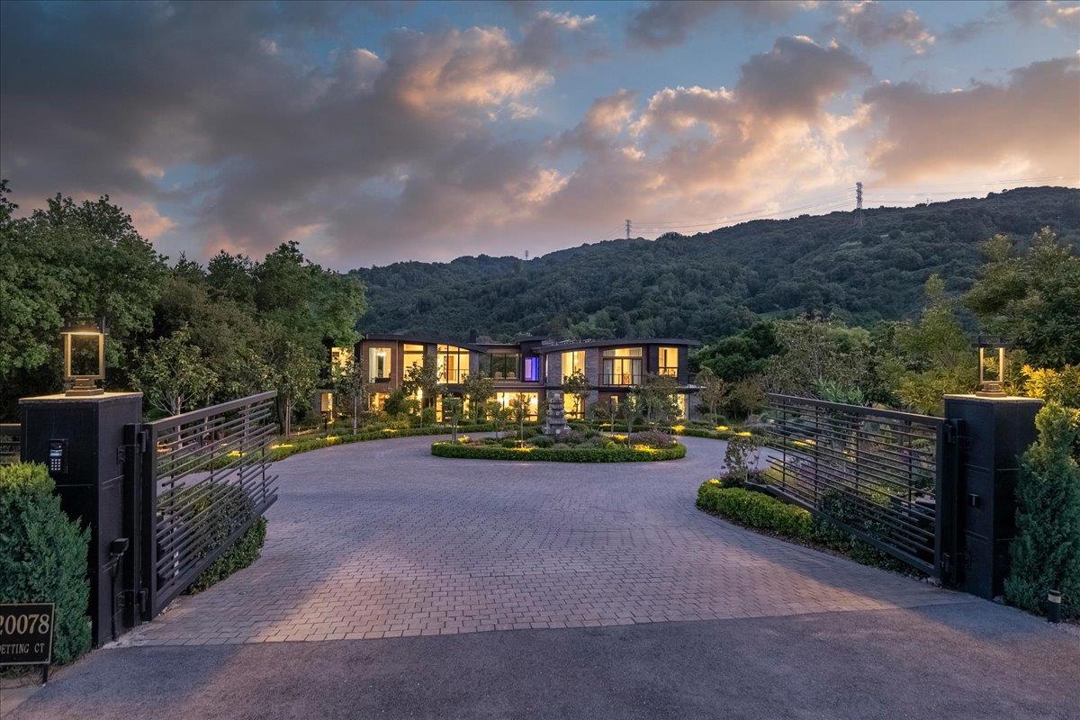 Saratoga, California, 95070, United States, 6 Bedrooms Bedrooms, ,11 BathroomsBathrooms,Residential,For Sale,1971416