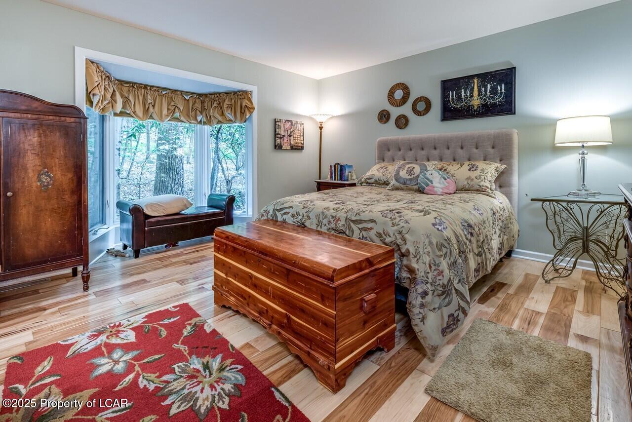 Dallas, Pennsylvania, 18612, United States, 5 Bedrooms Bedrooms, ,3 BathroomsBathrooms,Residential,For Sale,2006135