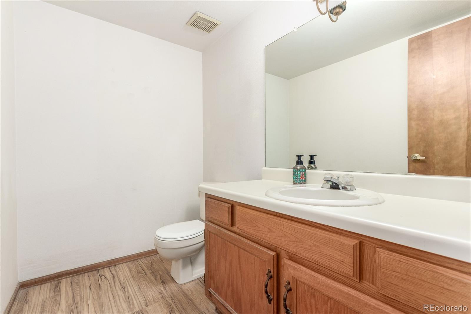 Aurora, Colorado, 80013, United States, 4 Bedrooms Bedrooms, ,4 BathroomsBathrooms,Residential,For Sale,1937702