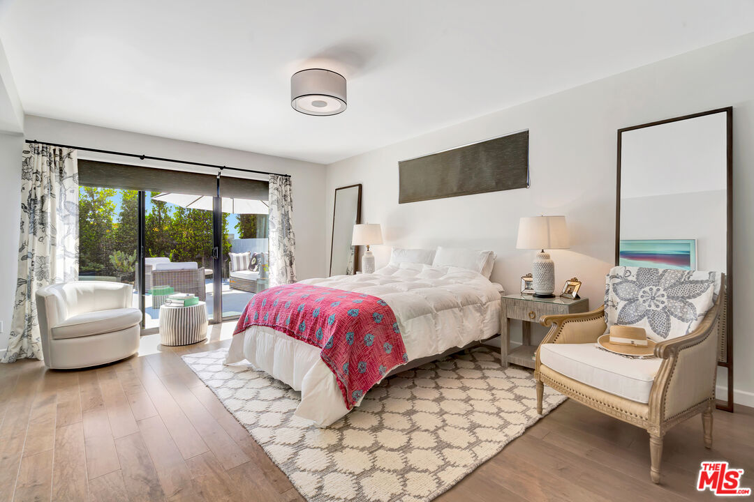 Malibu, California, 90265, United States, 4 Bedrooms Bedrooms, ,3 BathroomsBathrooms,Residential,For Sale,1925740