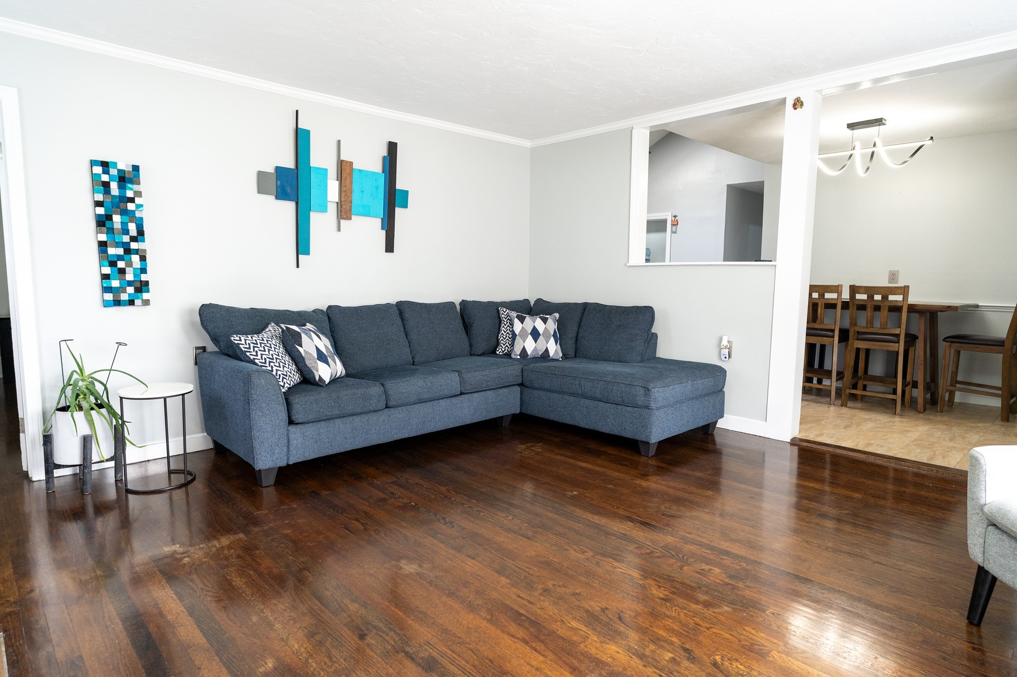 Randolph, Massachusetts, 02368, United States, 4 Bedrooms Bedrooms, ,2 BathroomsBathrooms,Residential,For Sale,2009735