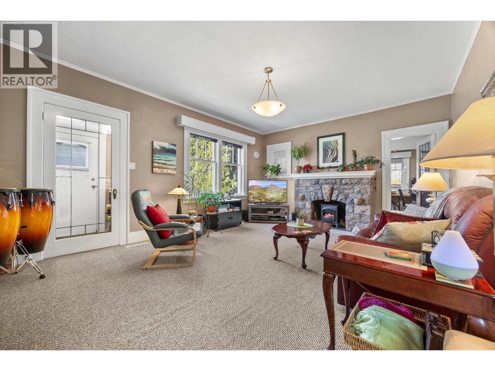 KELOWNA, British Columbia, V1Y 1A7, CA, 2 Bedrooms Bedrooms, ,1 BathroomBathrooms,Residential,For Sale,1949205