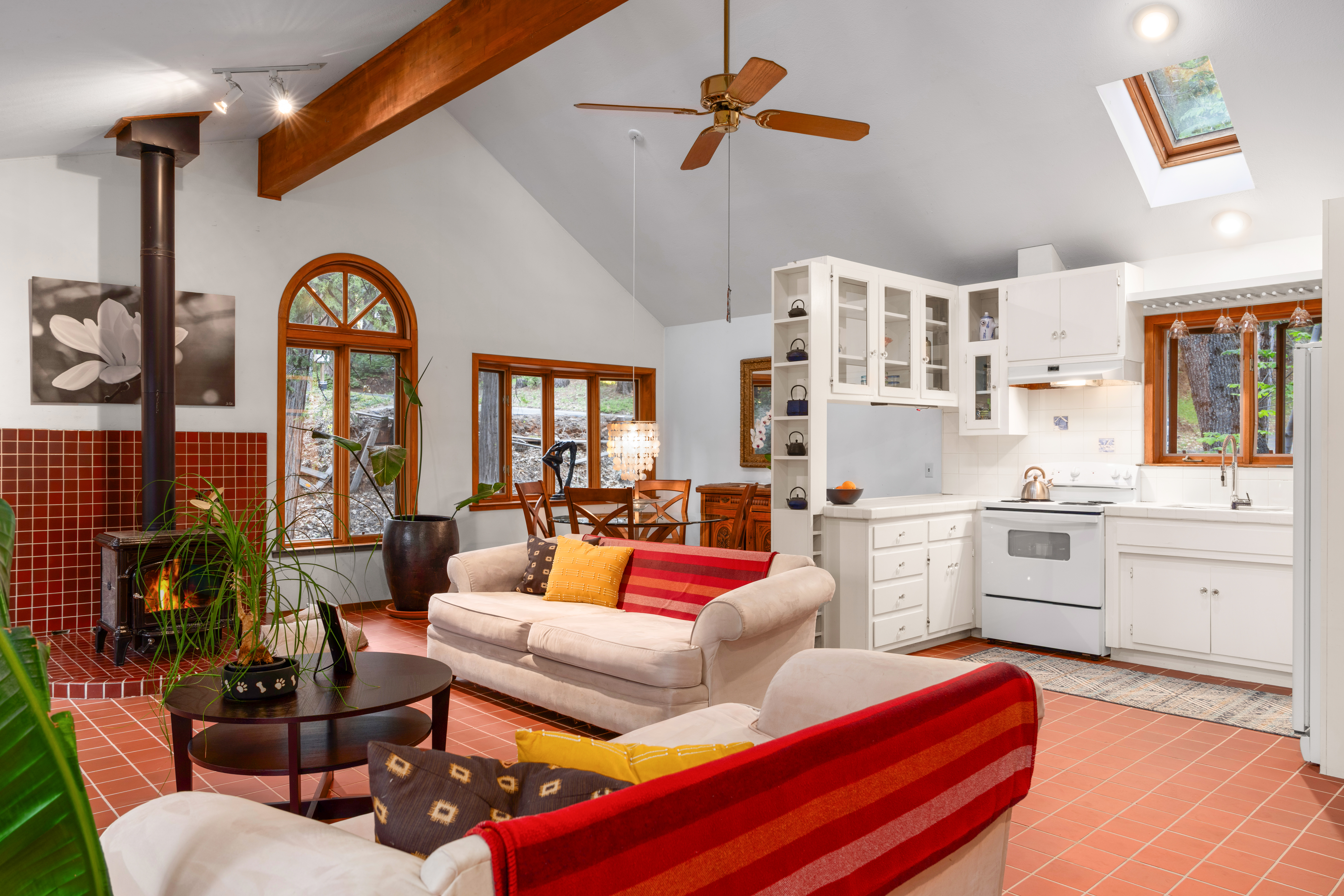  6742 Diamond Drive, Pollock Pines, CA 95726 - 物件實景