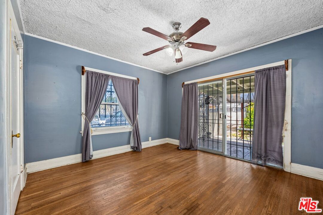 Los Angeles, California, 90004, United States, 3 Bedrooms Bedrooms, ,1 BathroomBathrooms,Residential,For Sale,1896510
