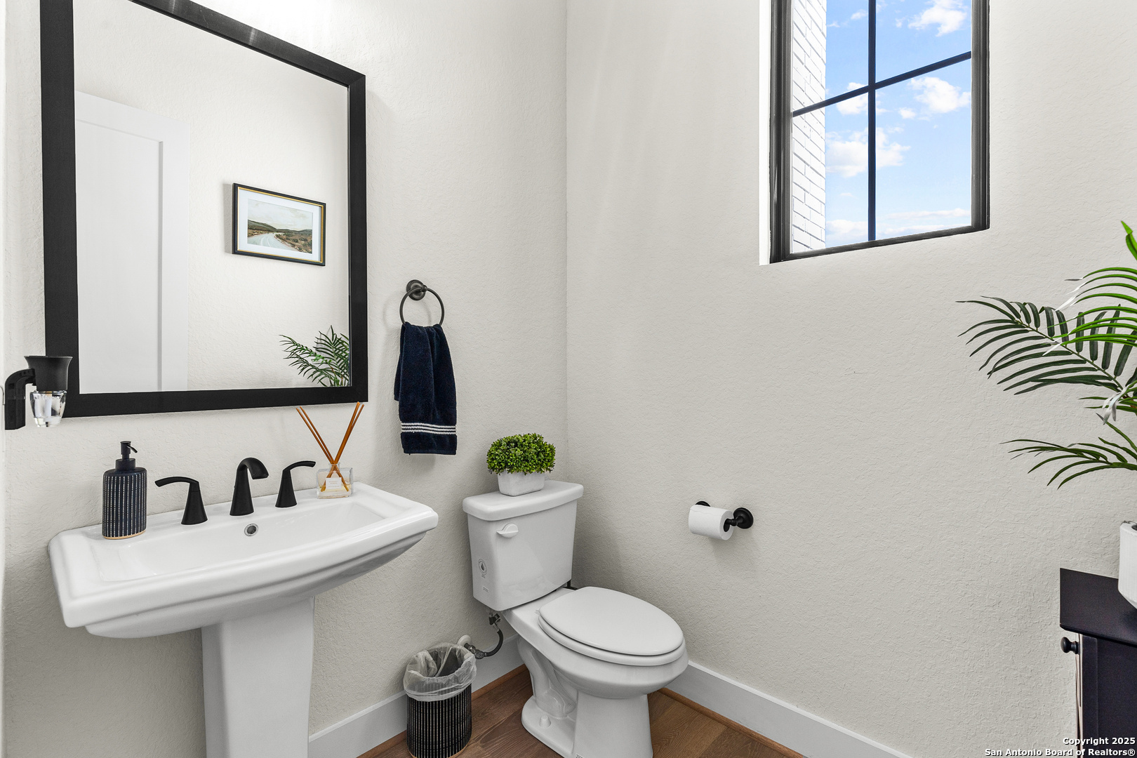 Cibolo, Texas, 78108, United States, 4 Bedrooms Bedrooms, ,4 BathroomsBathrooms,Residential,For Sale,1982073