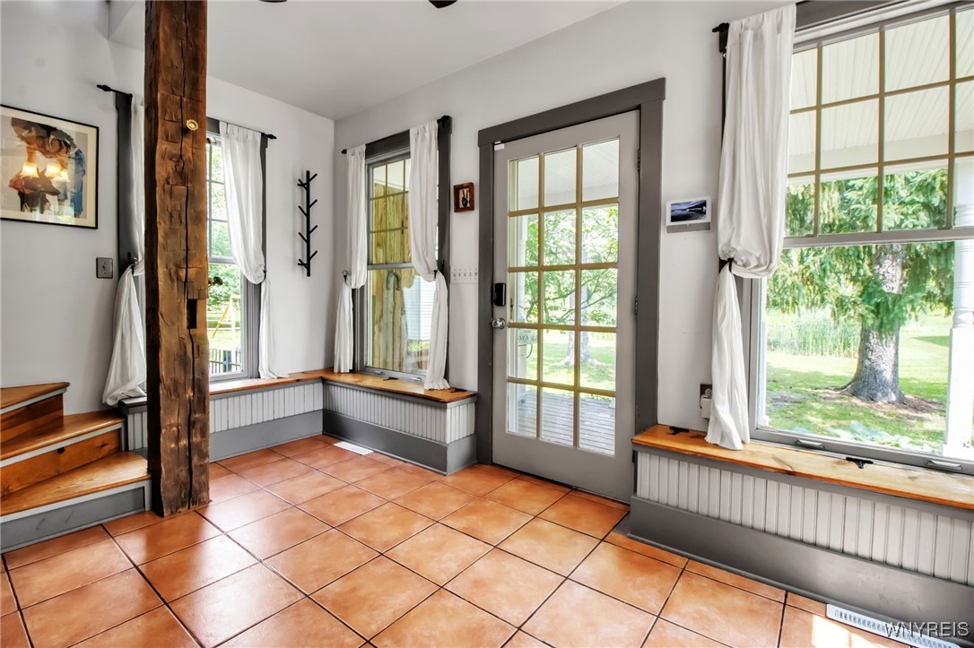 Aurora, New York, 14052, United States, 3 Bedrooms Bedrooms, ,3 BathroomsBathrooms,Residential,For Sale,1865001