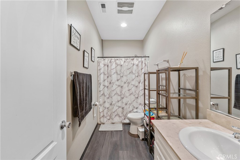 Perris, California, 92570, United States, 5 Bedrooms Bedrooms, ,2 BathroomsBathrooms,Residential,For Sale,2008140