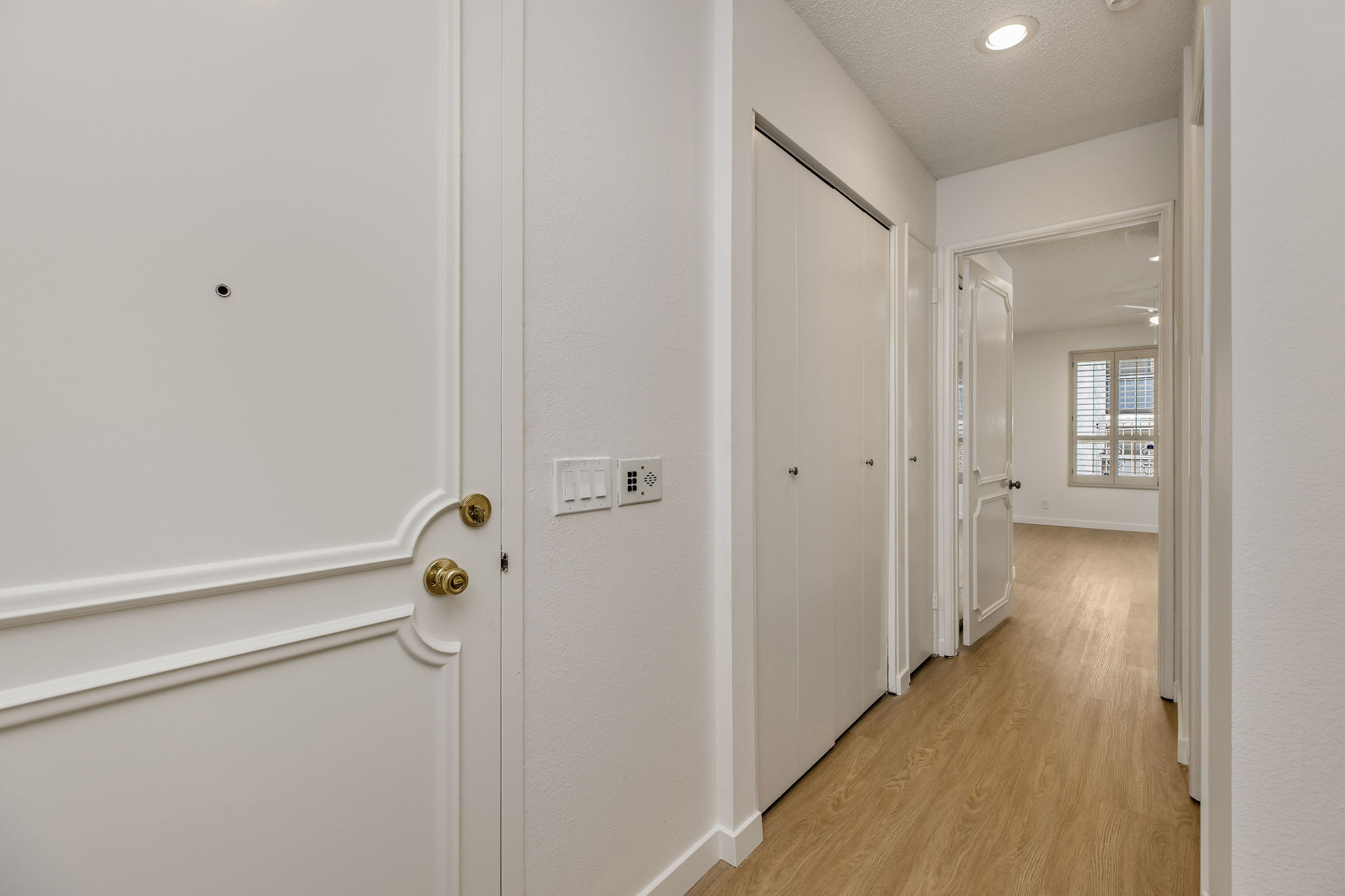  5216 Yarmouth #105 - 物件實景