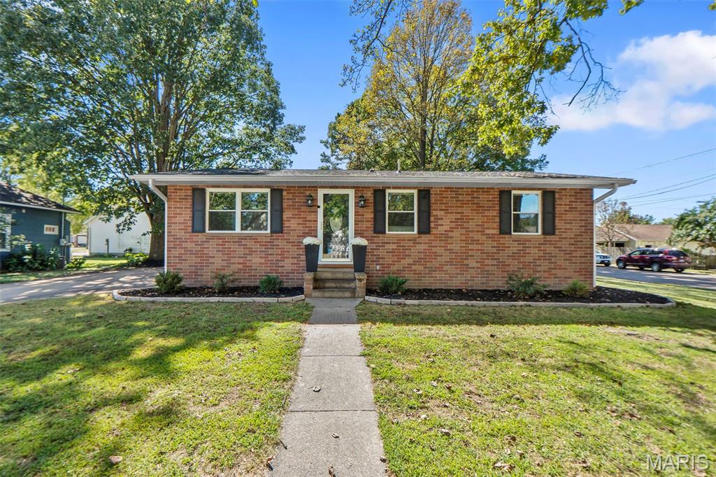 Gray Ave, Chaffee, MO 63740