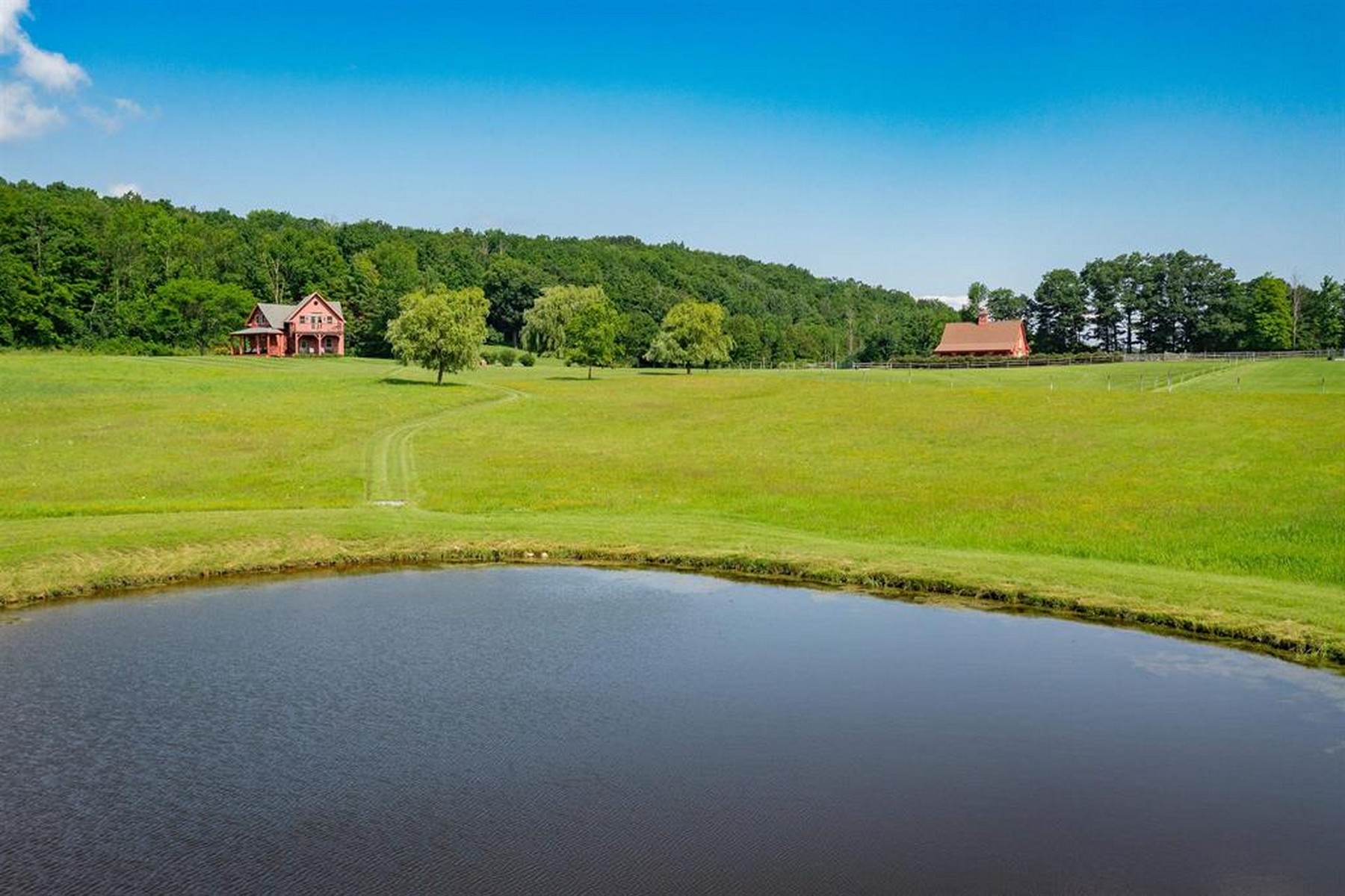 450 & 451 Red Truck Lane - 物件實景