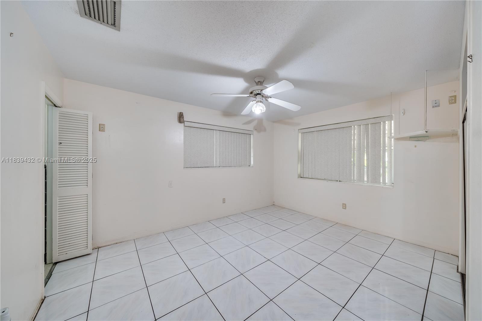 Hollywood, Florida, 33024, United States, 3 Bedrooms Bedrooms, ,2 BathroomsBathrooms,Residential,For Sale,1892932