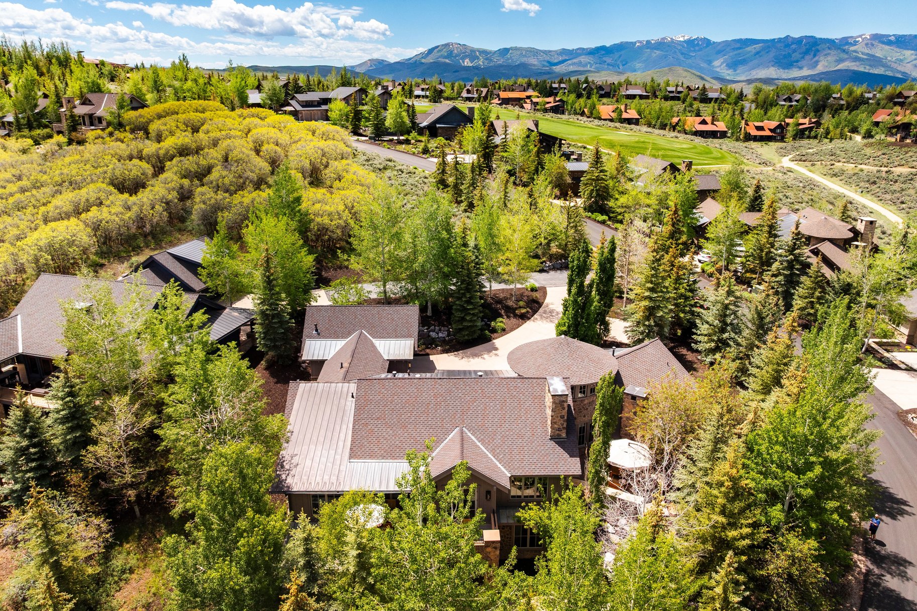  Stunning Remodel with Golf Membership Available in Promontory - 物件實景