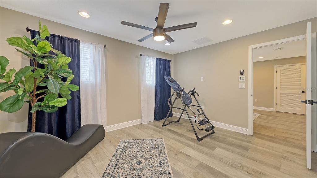 Sarasota, Florida, 34243, United States, 5 Bedrooms Bedrooms, ,4 BathroomsBathrooms,Residential,For Sale,1927282
