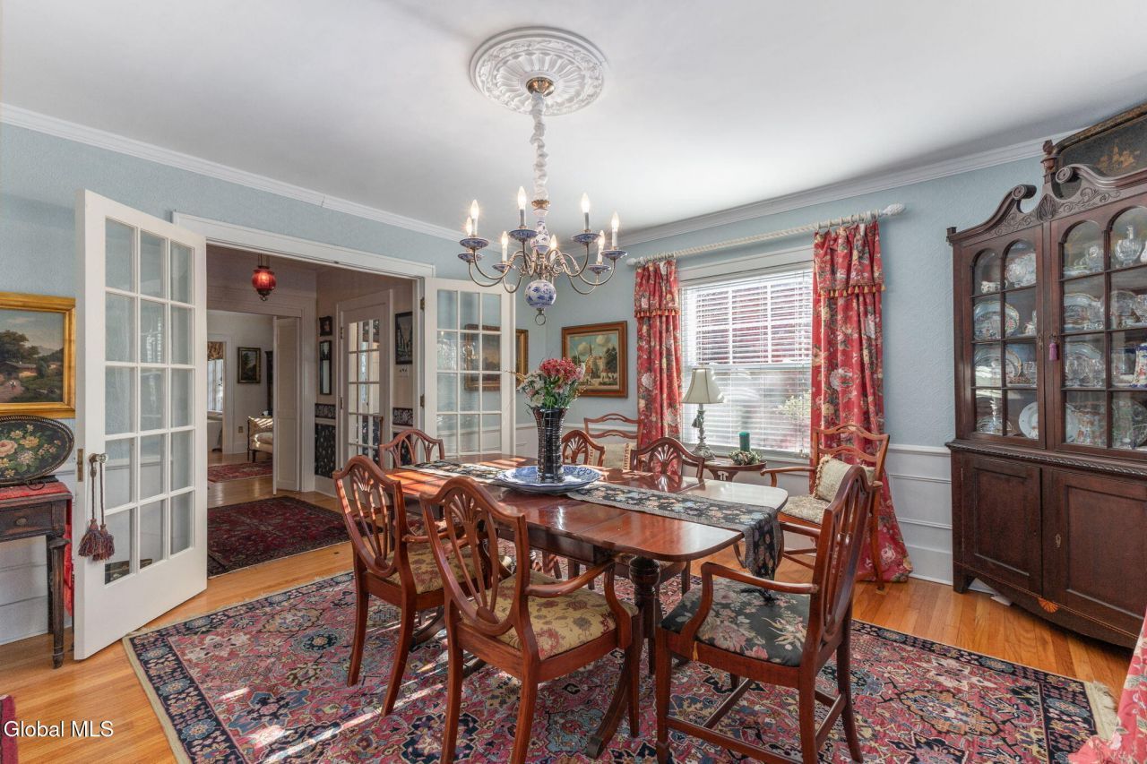 Niskayuna, New York, 12309, United States, 5 Bedrooms Bedrooms, ,3 BathroomsBathrooms,Residential,For Sale,1988361