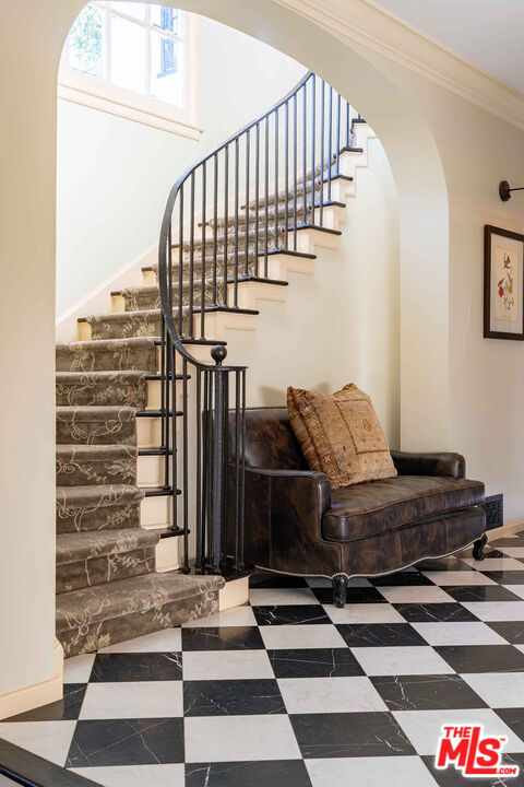 Los Angeles, California, 90004, United States, 4 Bedrooms Bedrooms, ,5 BathroomsBathrooms,Residential,For Sale,1989433